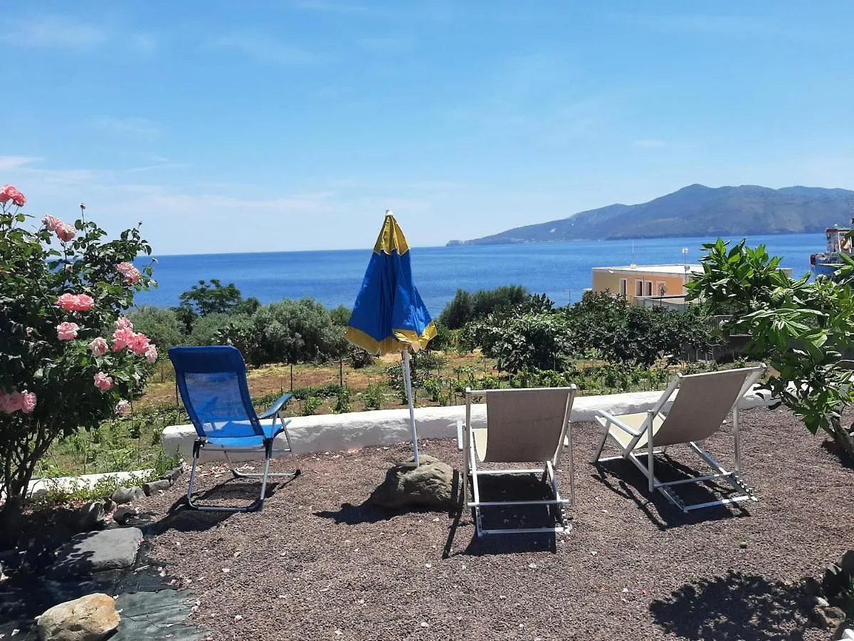 Villa Insolia Santa Marina Salina 0*,